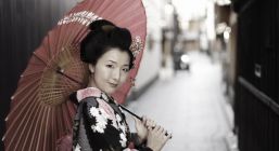 Нежната магия на Япония през април